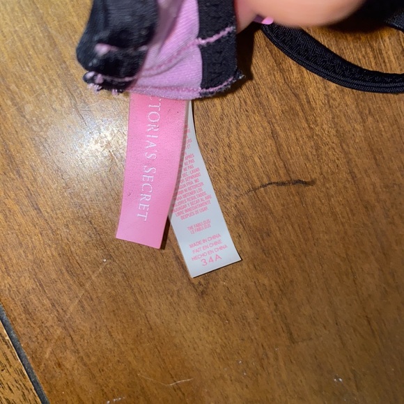 Victoria’s Secret swimsuit top - Picture 5 of 5